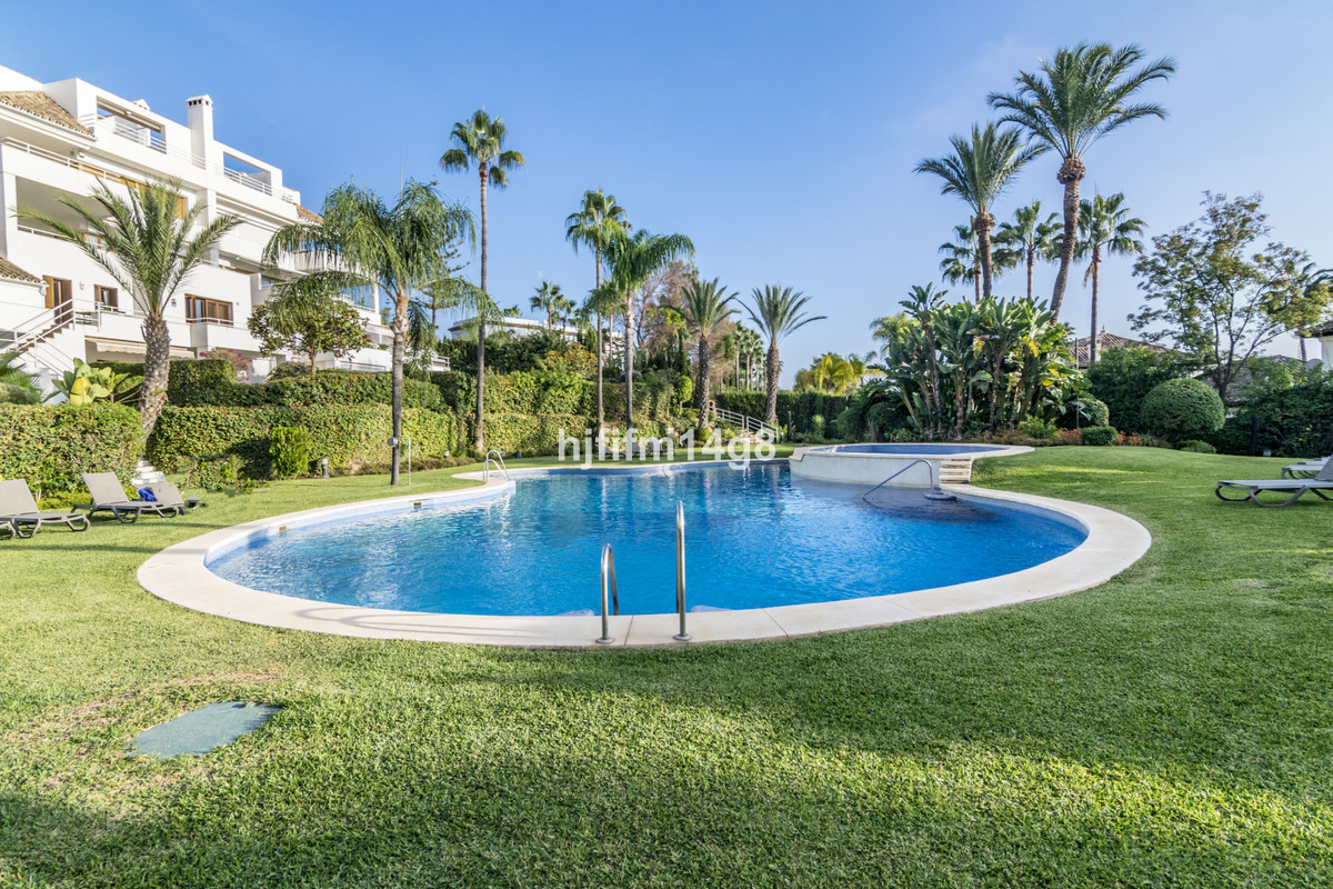 Appartement te koop in Nueva Andalucía | 3 slaapkamers H5084344