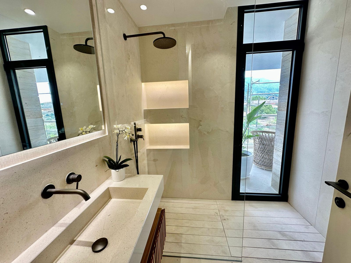Appartement te koop in Nueva Andalucía | 2 slaapkamers H5103487