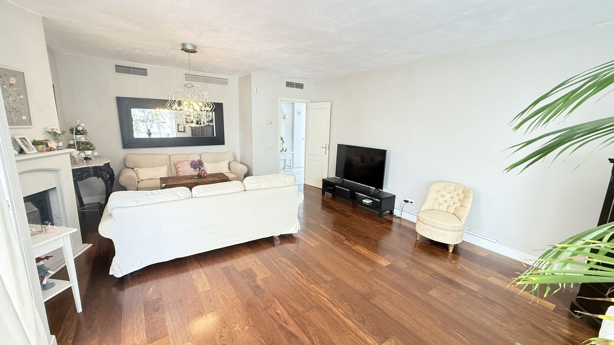 Appartement te koop in Nueva Andalucía | 2 slaapkamers H5103508