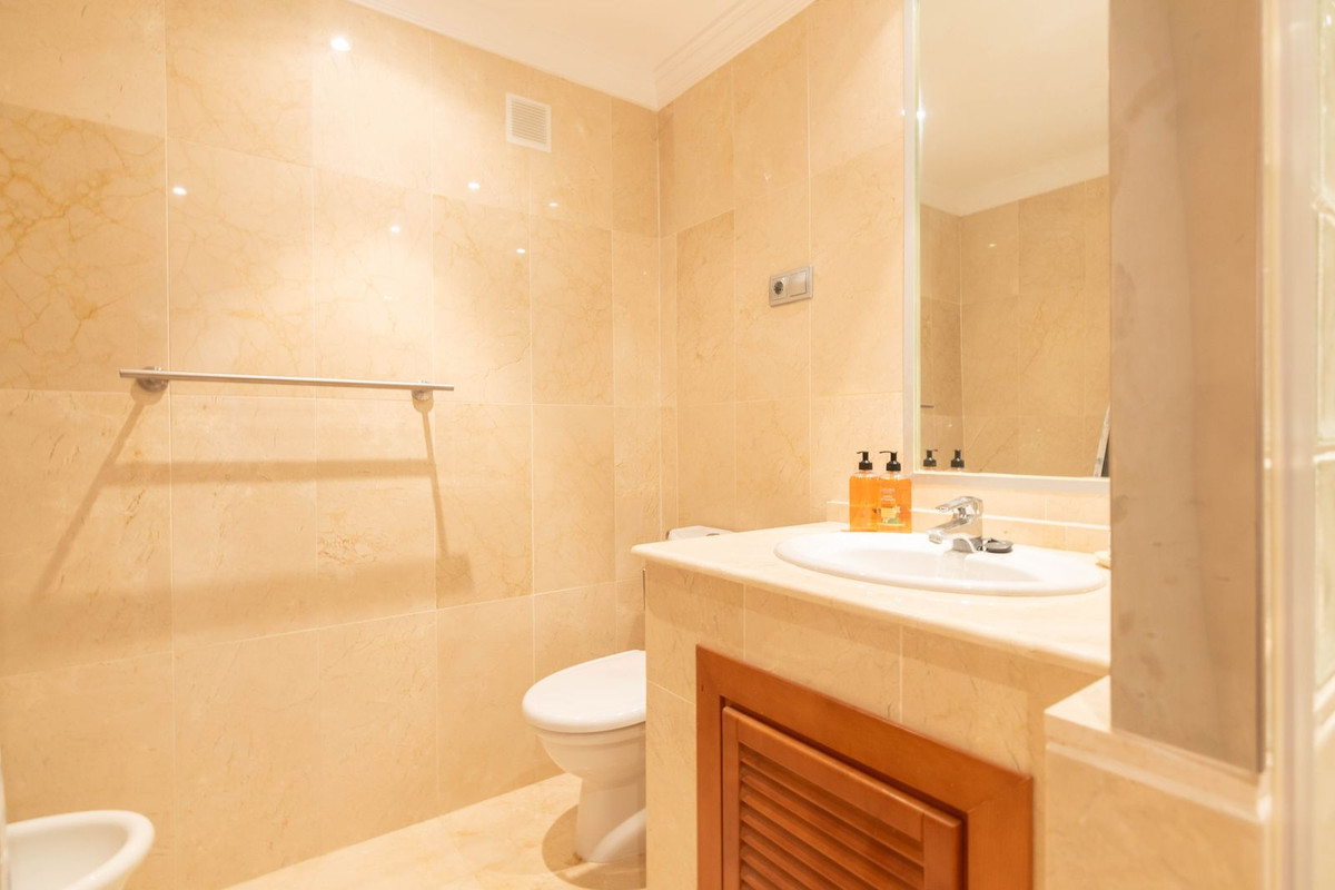 Appartement te koop in Nueva Andalucía | 2 slaapkamers H5103535