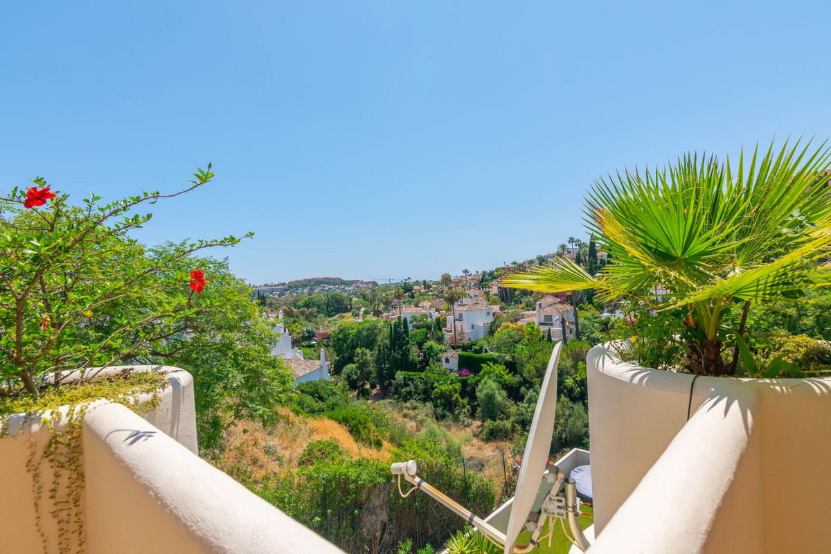 Appartement te koop in Nueva Andalucía | 2 slaapkamers H5103535
