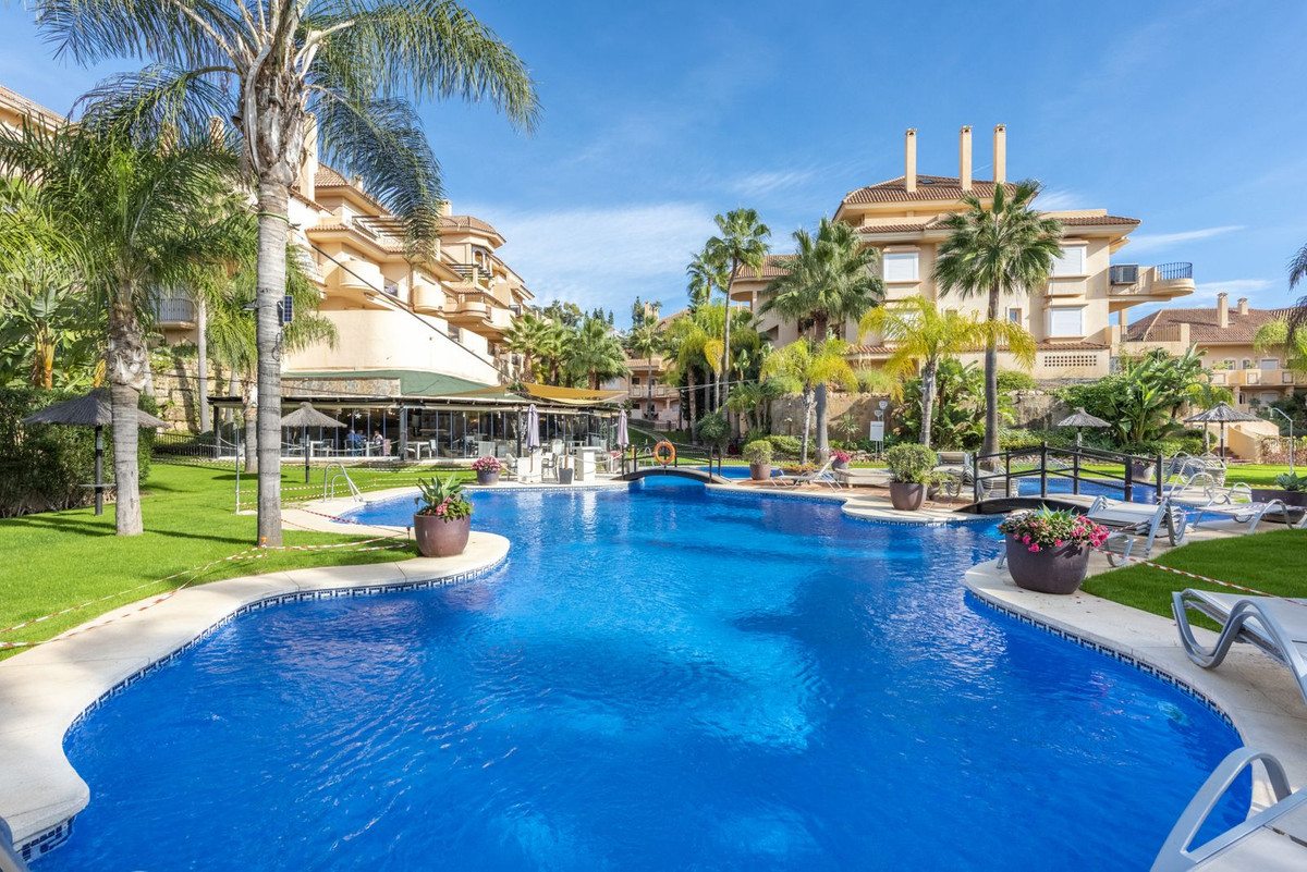 Appartement te koop in Nueva Andalucía | 2 slaapkamers H5103535
