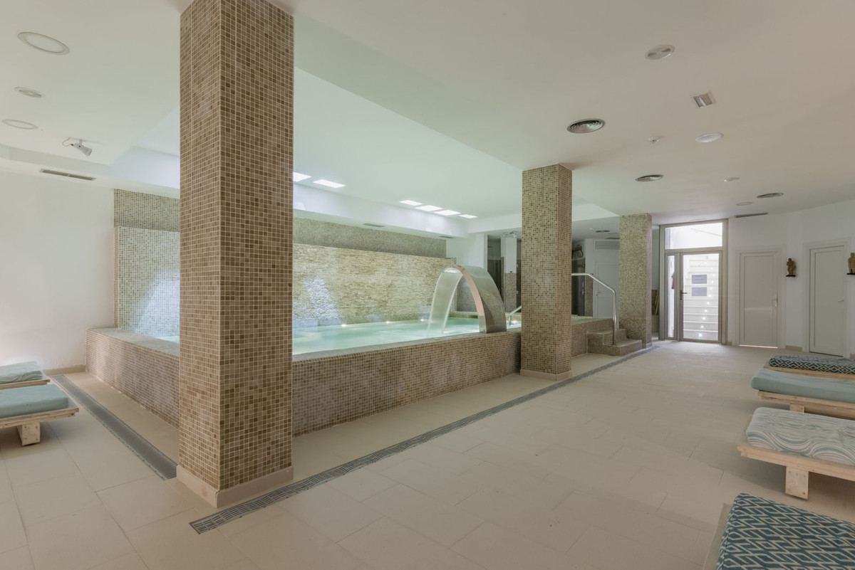 Appartement te koop in Nueva Andalucía | 2 slaapkamers H5103535