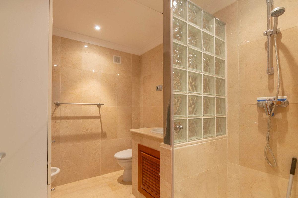 Appartement te koop in Nueva Andalucía | 2 slaapkamers H5103535