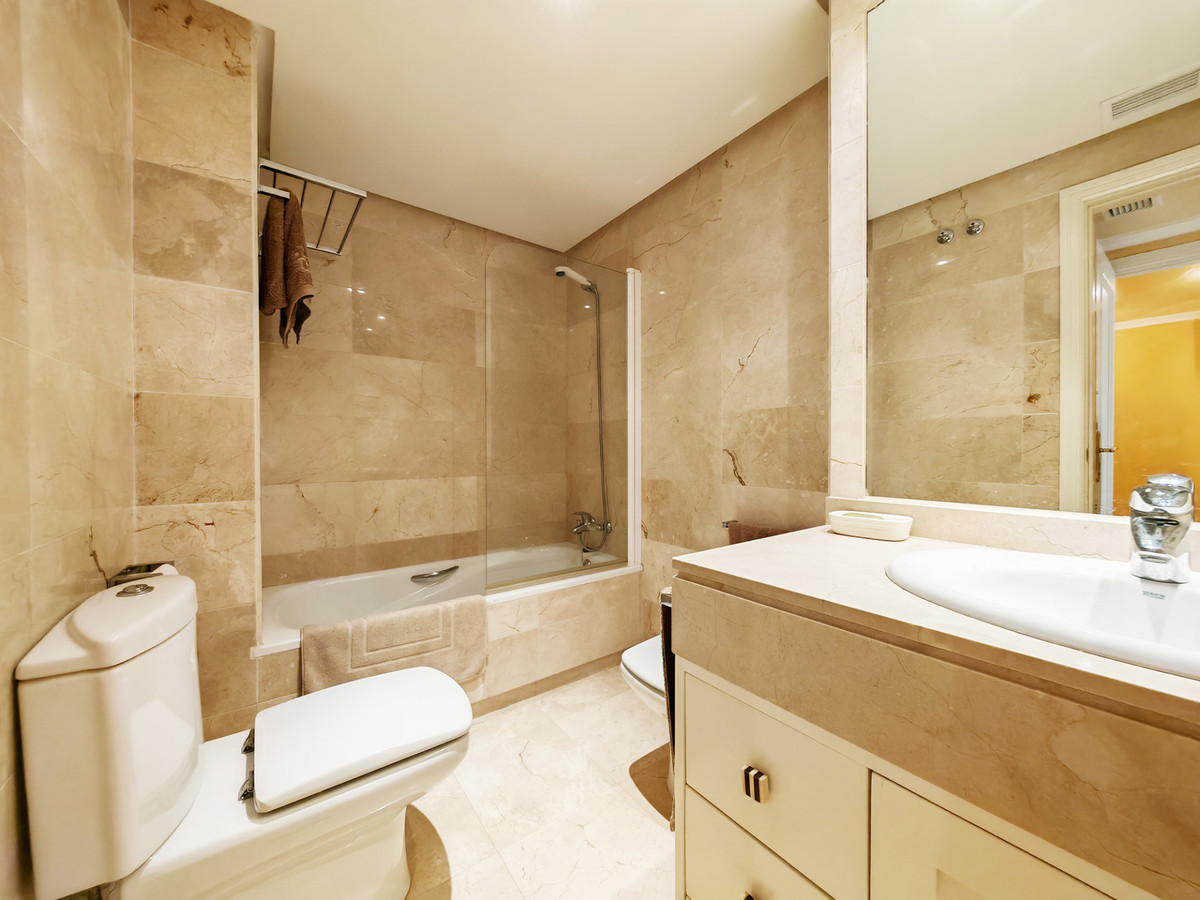 Appartement te koop in Nueva Andalucía | 2 slaapkamers H5103604