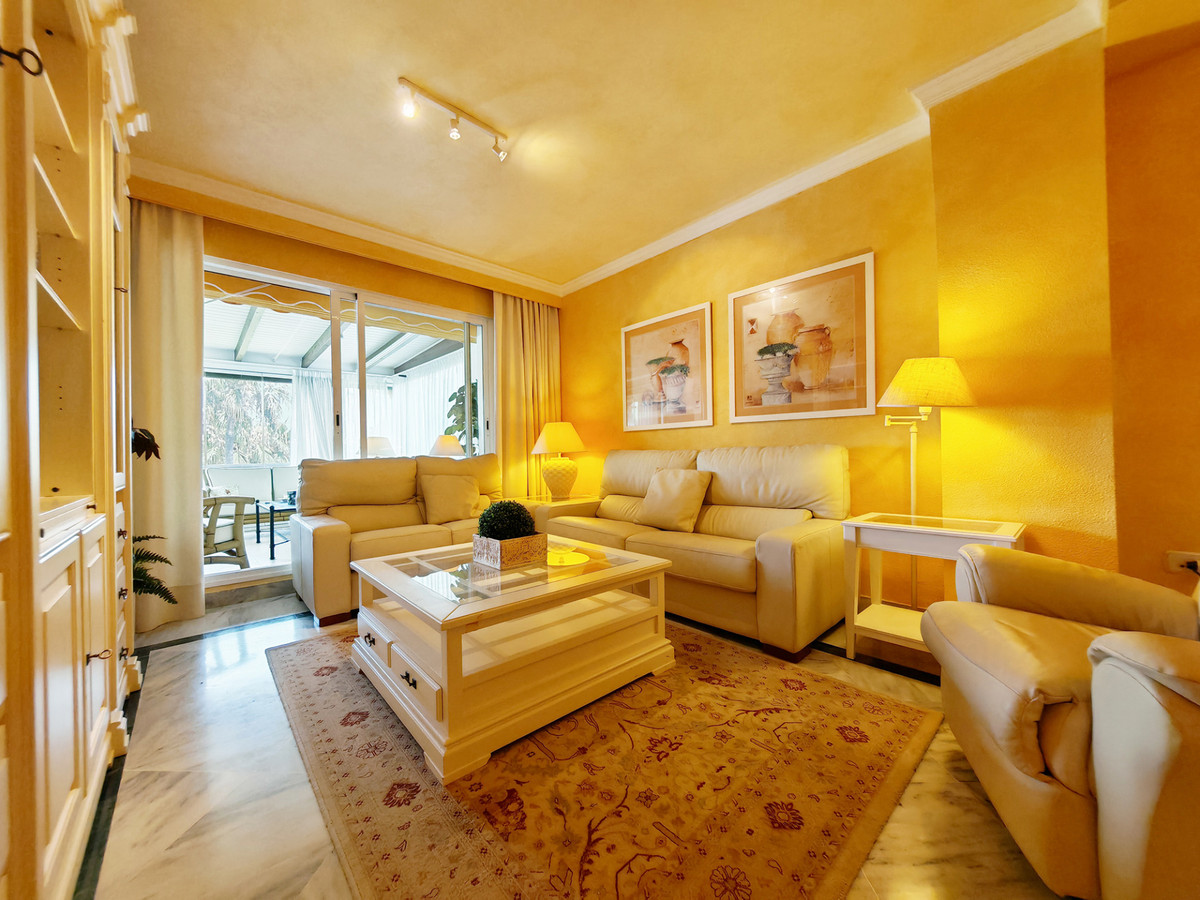 Appartement te koop in Nueva Andalucía | 2 slaapkamers H5103604