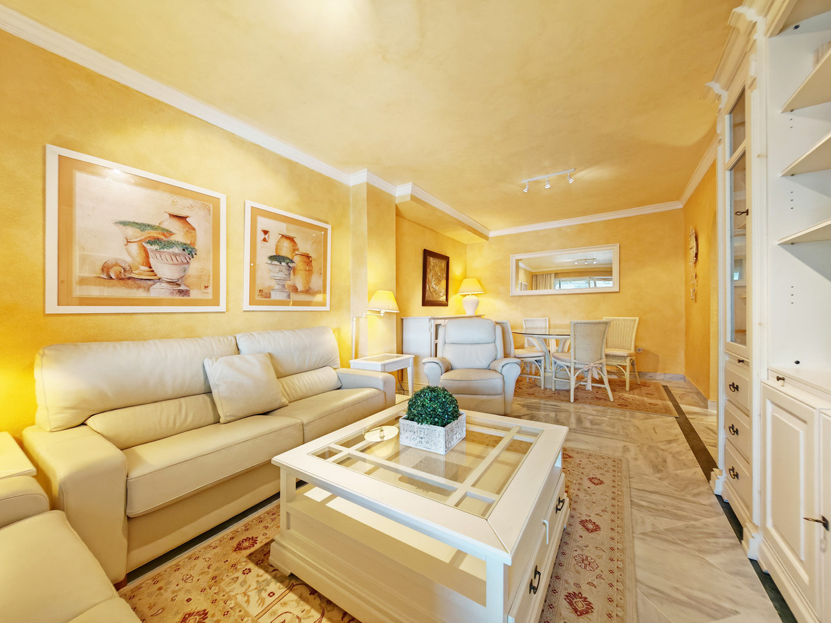 Appartement te koop in Nueva Andalucía | 2 slaapkamers H5103604