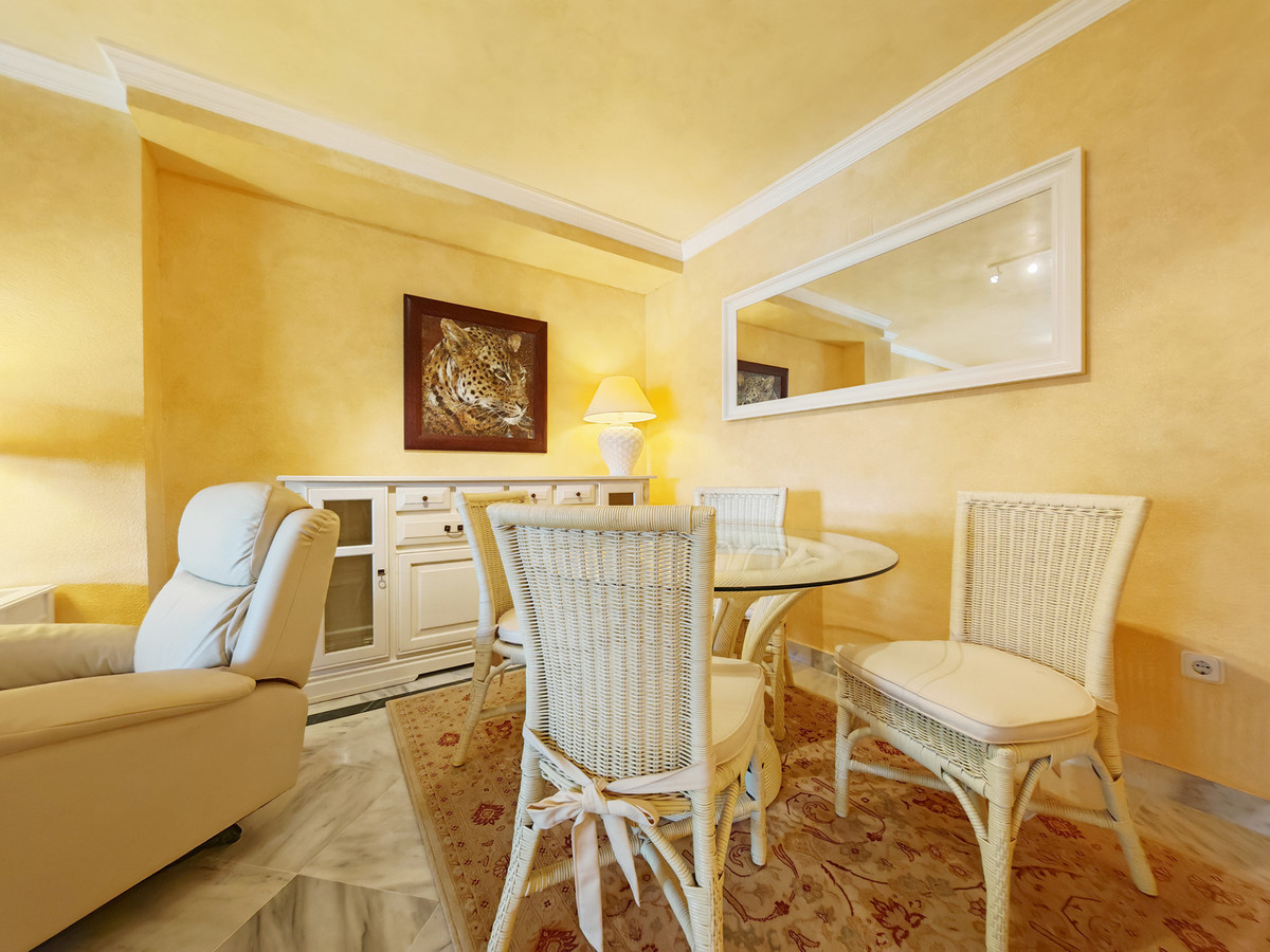 Appartement te koop in Nueva Andalucía | 2 slaapkamers H5103604