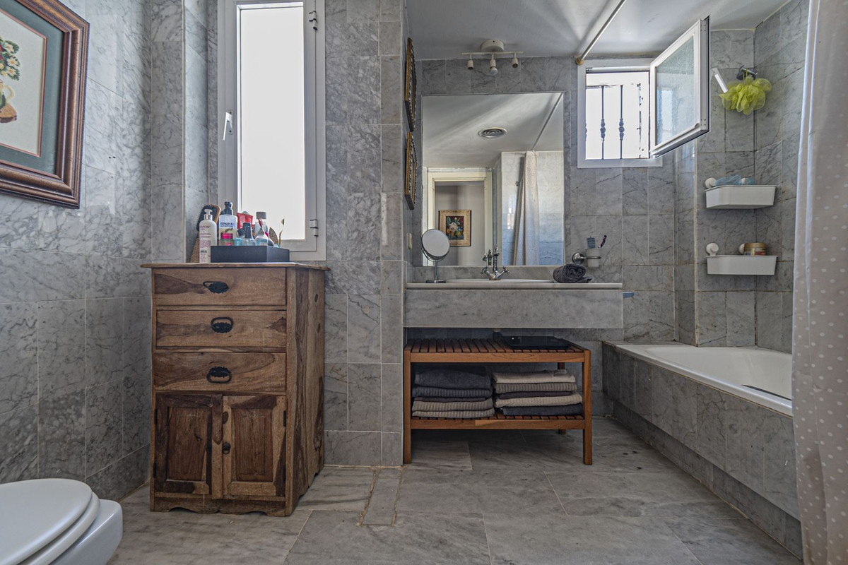 Appartement te koop in Nueva Andalucía | 2 slaapkamers H5104378