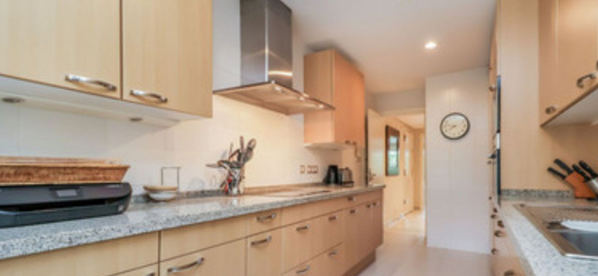 Appartement te koop in Nueva Andalucía | 3 slaapkamers H5104570
