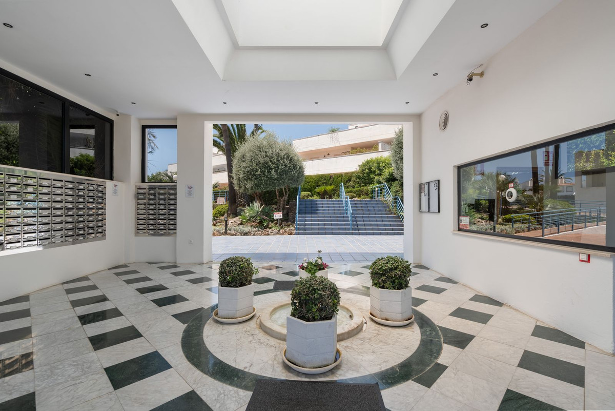Appartement te koop in Nueva Andalucía | 2 slaapkamers H5104876