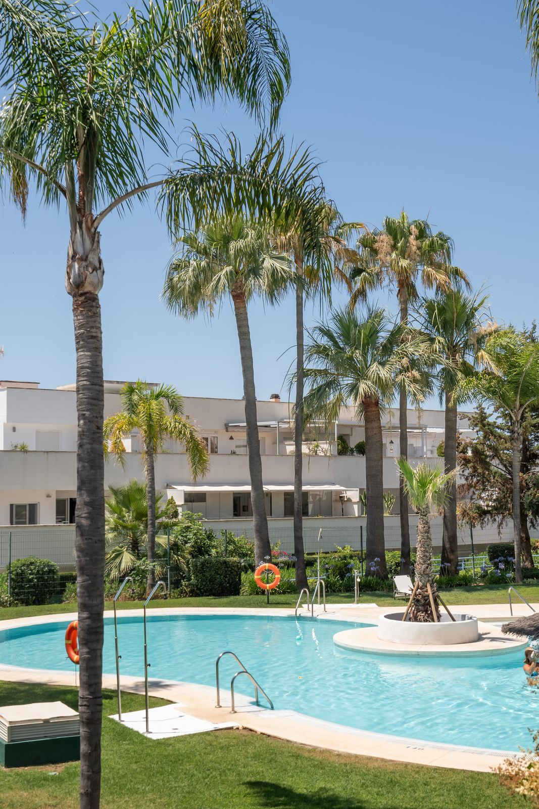 Appartement te koop in Nueva Andalucía | 2 slaapkamers H5104876
