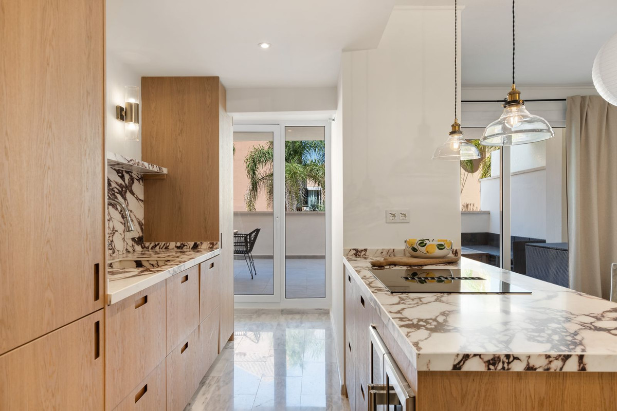 Appartement te koop in Nueva Andalucía | 2 slaapkamers H5104876