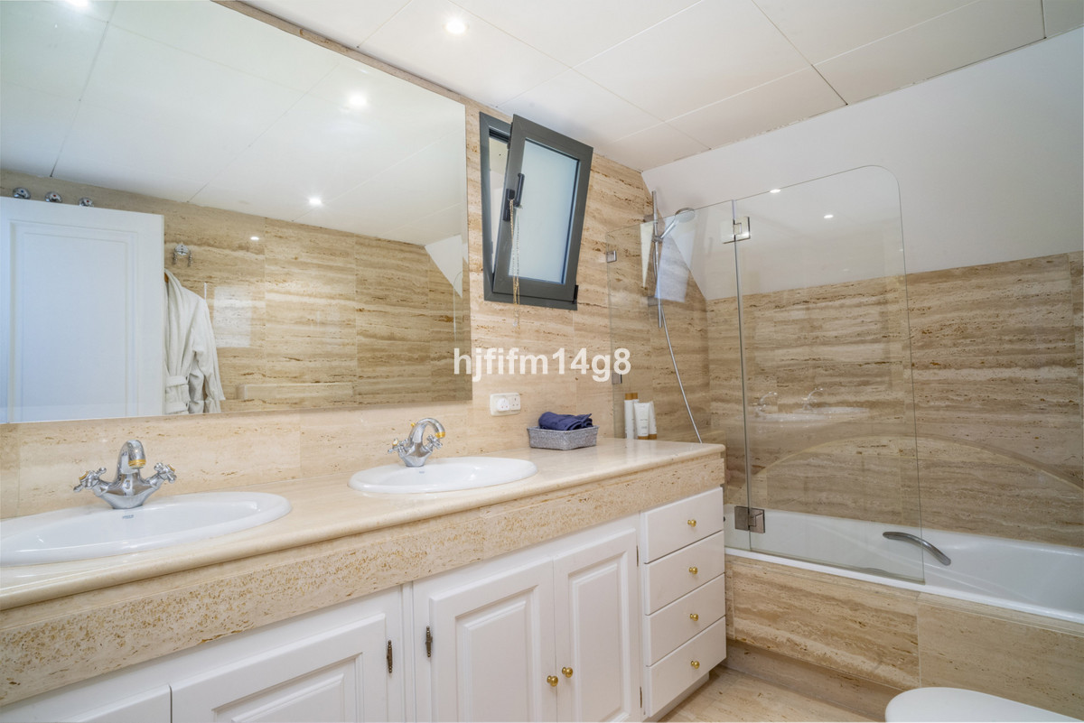 Appartement te koop in Nueva Andalucía | 2 slaapkamers H5107045