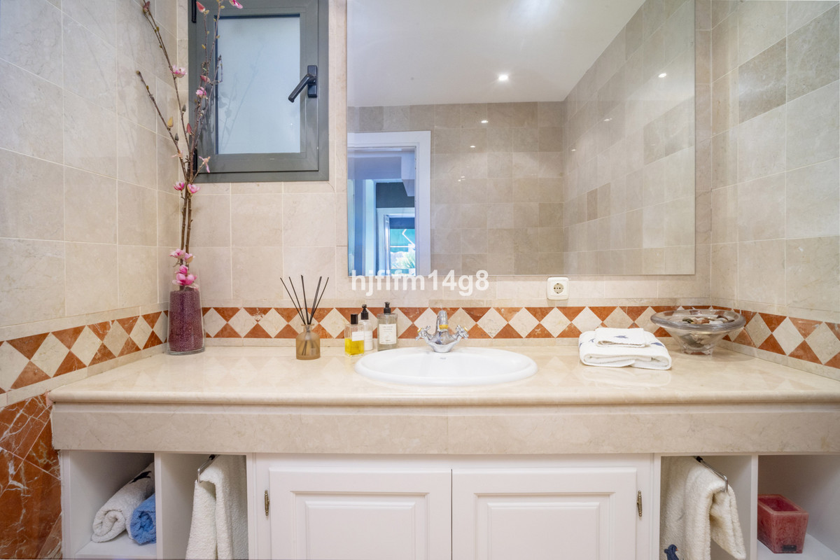 Appartement te koop in Nueva Andalucía | 2 slaapkamers H5107045