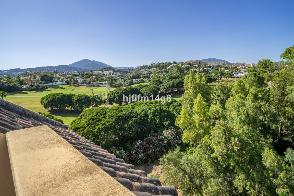 Appartement te koop in Nueva Andalucía | 2 slaapkamers H5107045