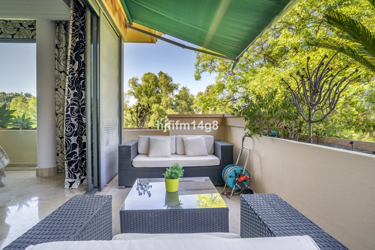Appartement te koop in Nueva Andalucía | 2 slaapkamers H5107045