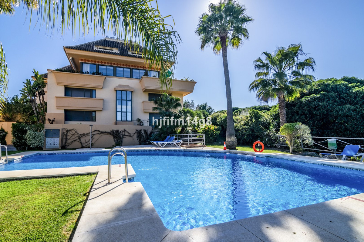 Appartement te koop in Nueva Andalucía | 2 slaapkamers H5107045