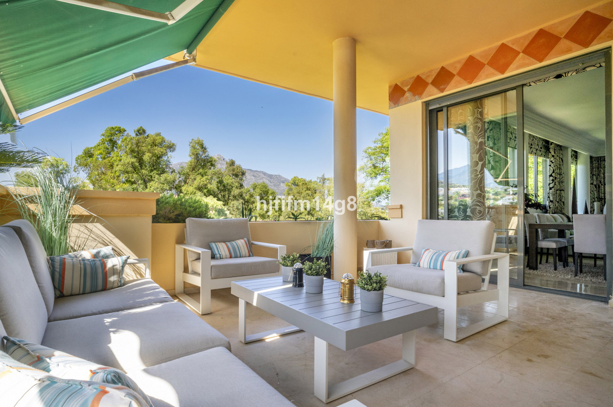 Appartement te koop in Nueva Andalucía | 2 slaapkamers H5107045