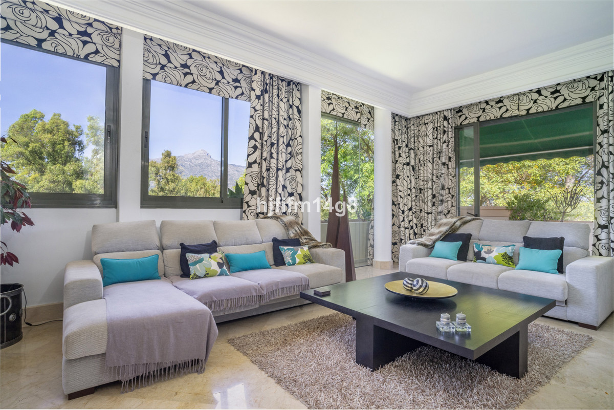Appartement te koop in Nueva Andalucía | 2 slaapkamers H5107045