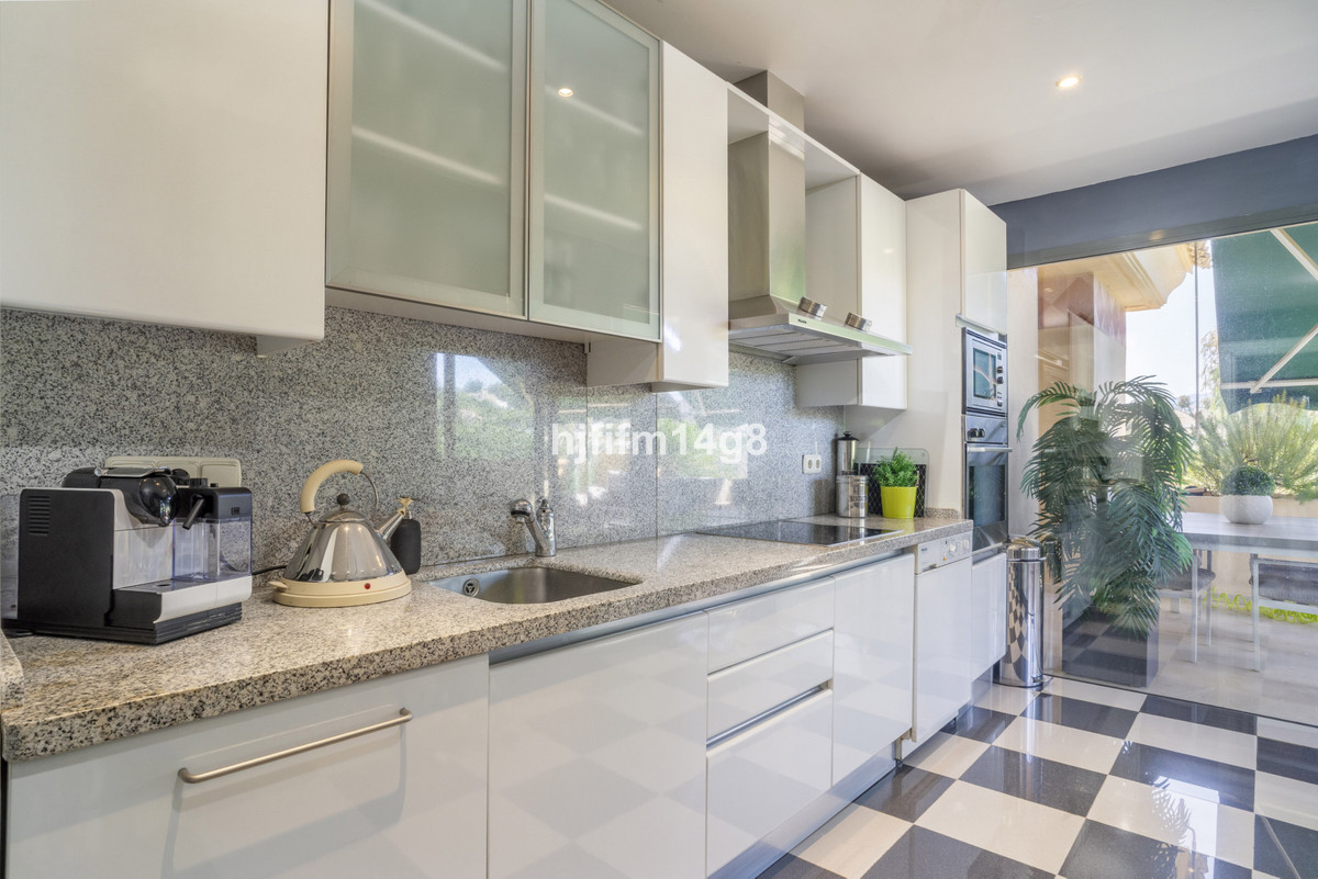 Appartement te koop in Nueva Andalucía | 2 slaapkamers H5107045