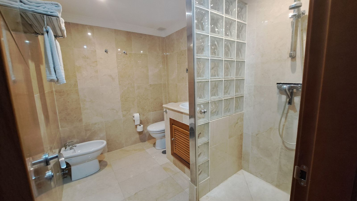 Appartement te koop in Nueva Andalucía | 2 slaapkamers H5109241