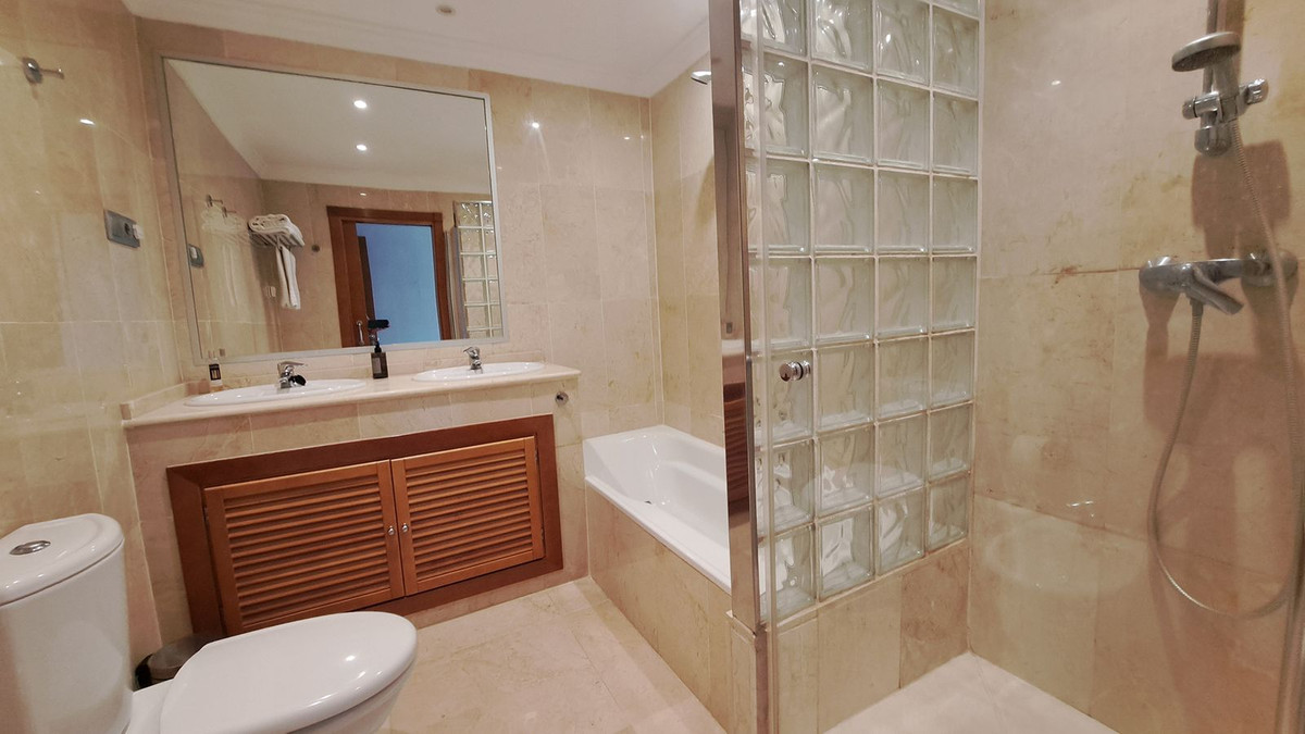 Appartement te koop in Nueva Andalucía | 2 slaapkamers H5109241