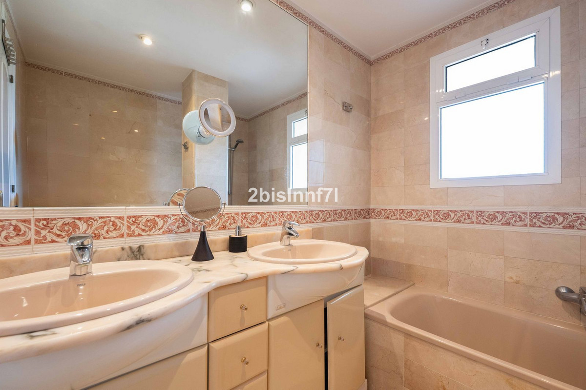 Appartement te koop in Nueva Andalucía | 3 slaapkamers H5114641
