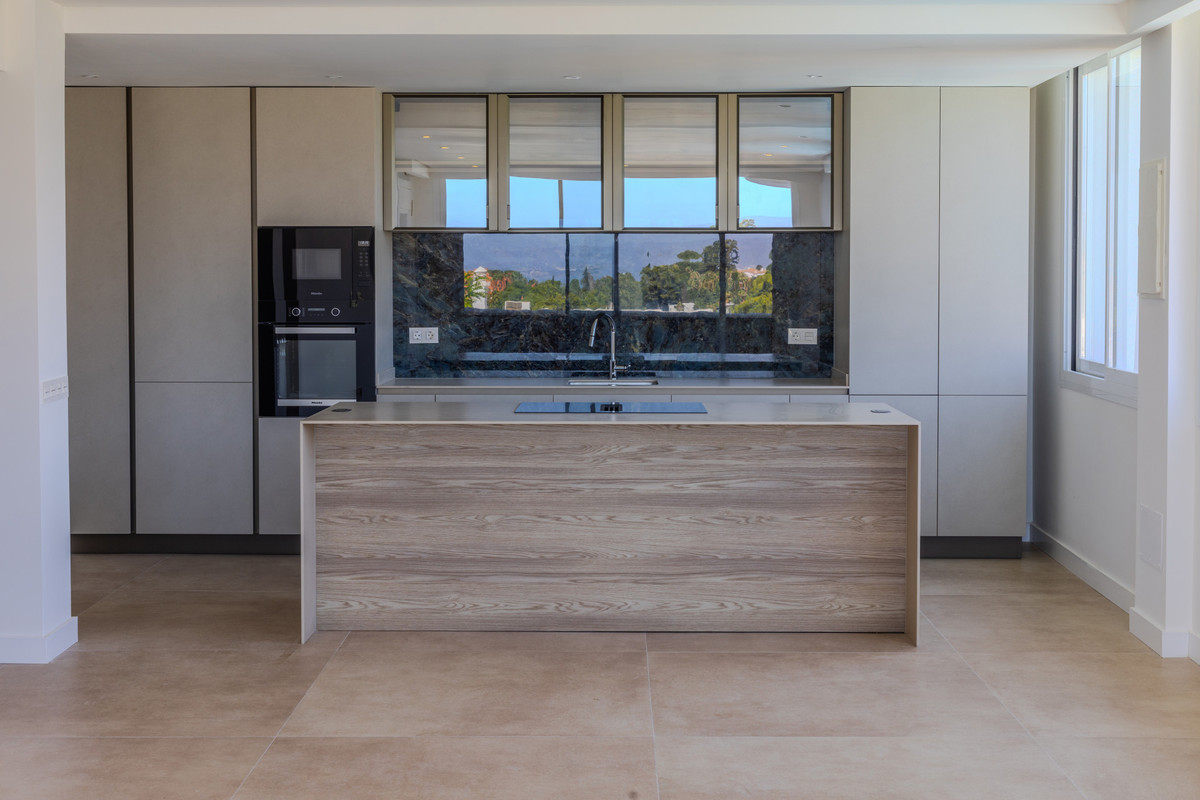 Appartement te koop in Nueva Andalucía | 2 slaapkamers H5122351