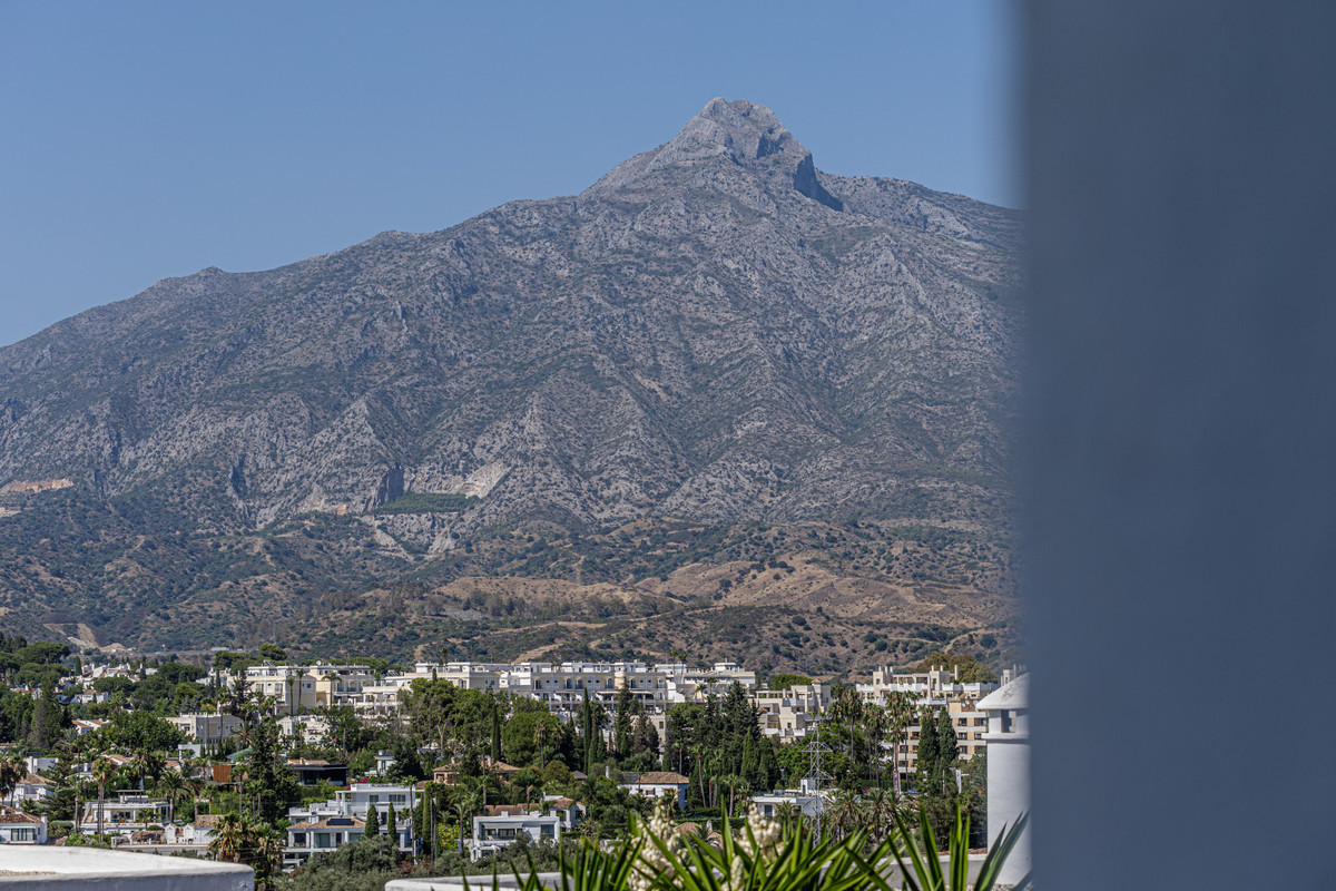 Appartement te koop in Nueva Andalucía | 2 slaapkamers H5122351