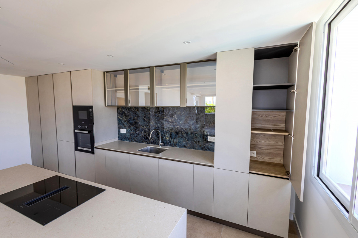 Appartement te koop in Nueva Andalucía | 2 slaapkamers H5122351