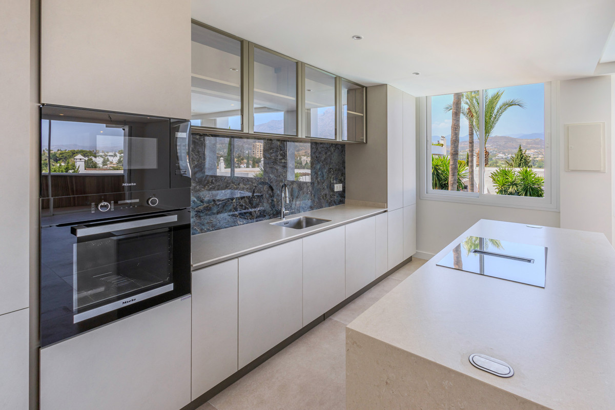 Appartement te koop in Nueva Andalucía | 2 slaapkamers H5122351