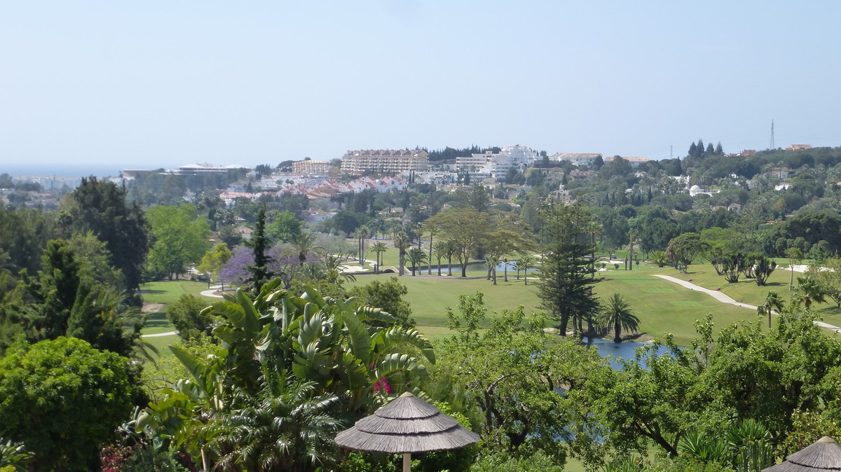 Apartment for sale in Nueva Andalucía | 0 bedrooms H5127592