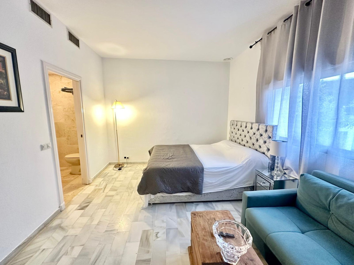 Apartment for sale in Nueva Andalucía | 0 bedrooms H5127592