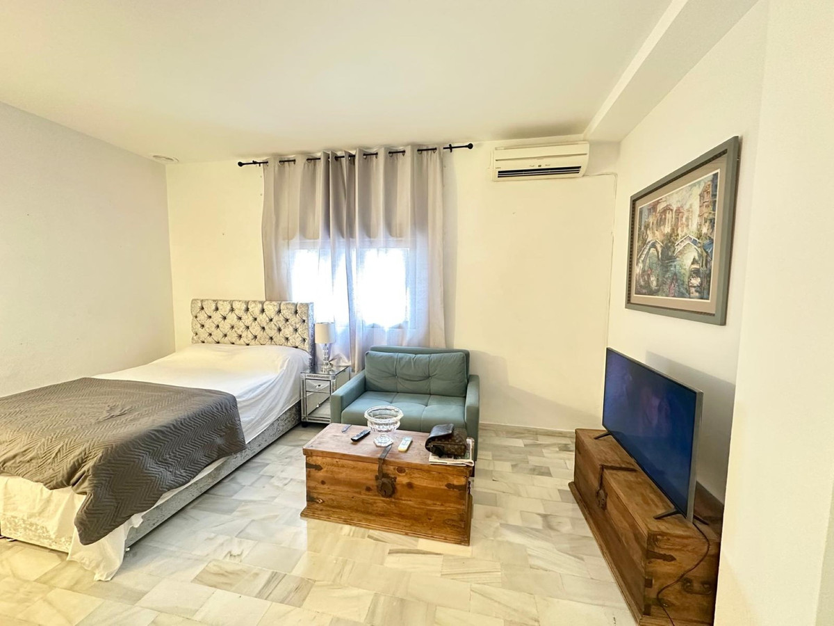 Apartment for sale in Nueva Andalucía | 0 bedrooms H5127592