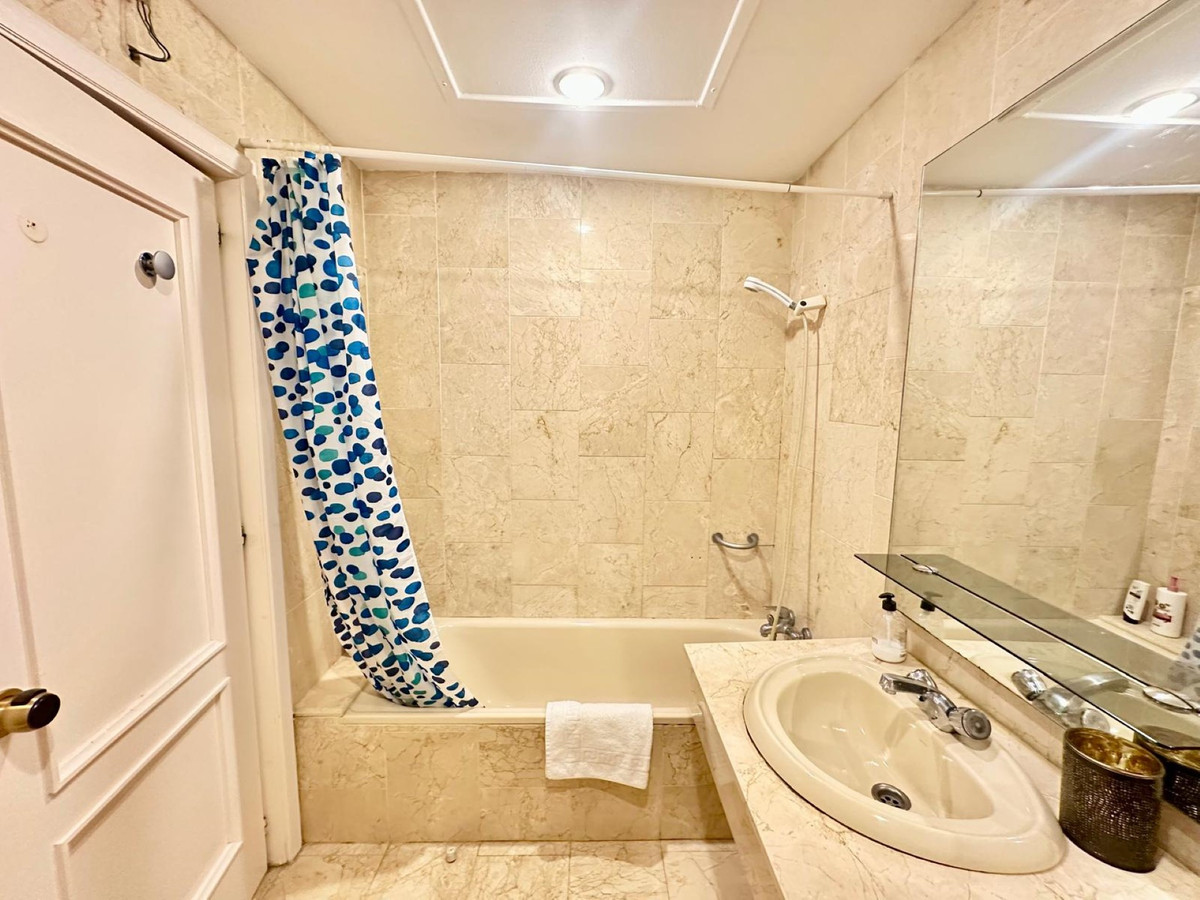 Apartment for sale in Nueva Andalucía | 0 bedrooms H5127592