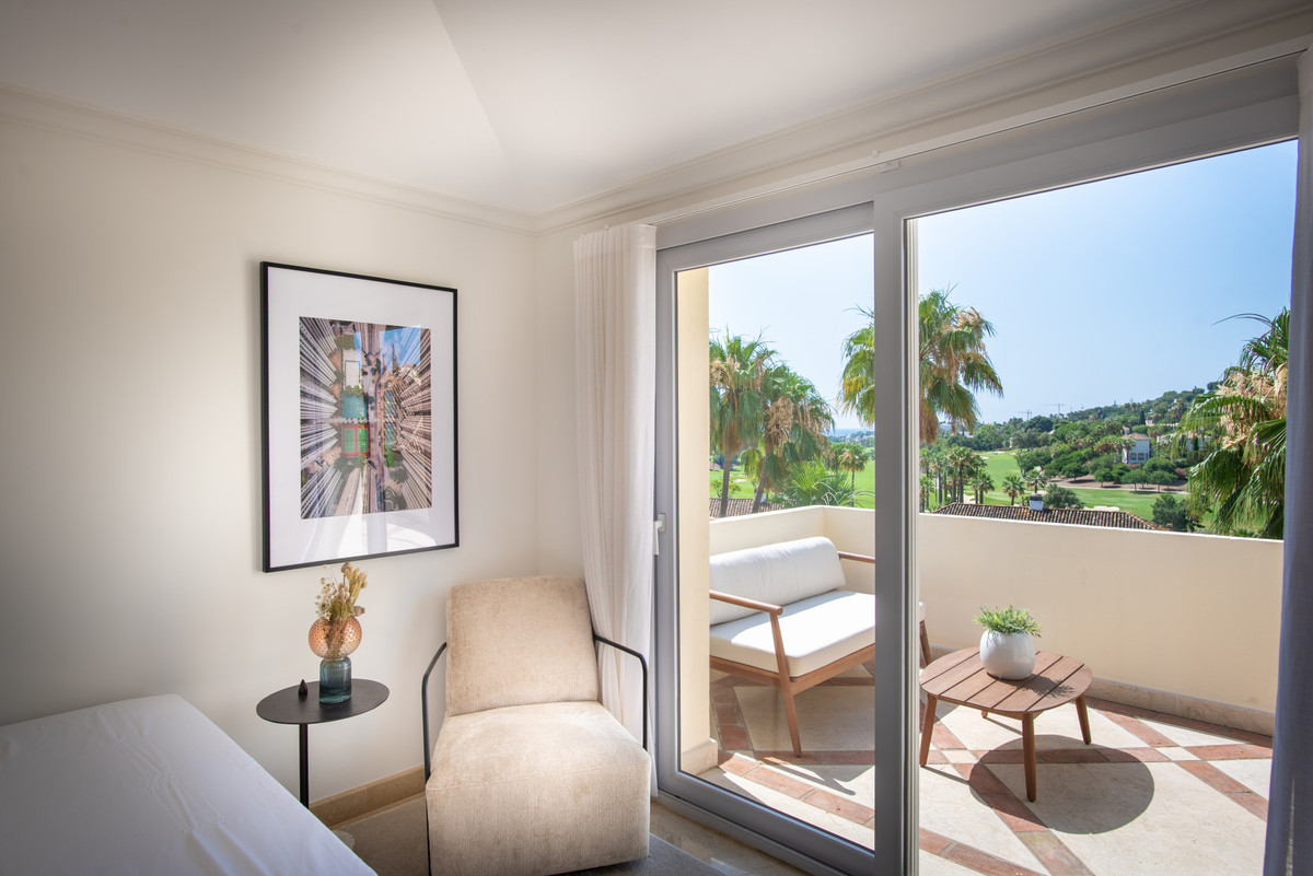 Apartment for sale in Nueva Andalucía | 3 bedrooms H5132776