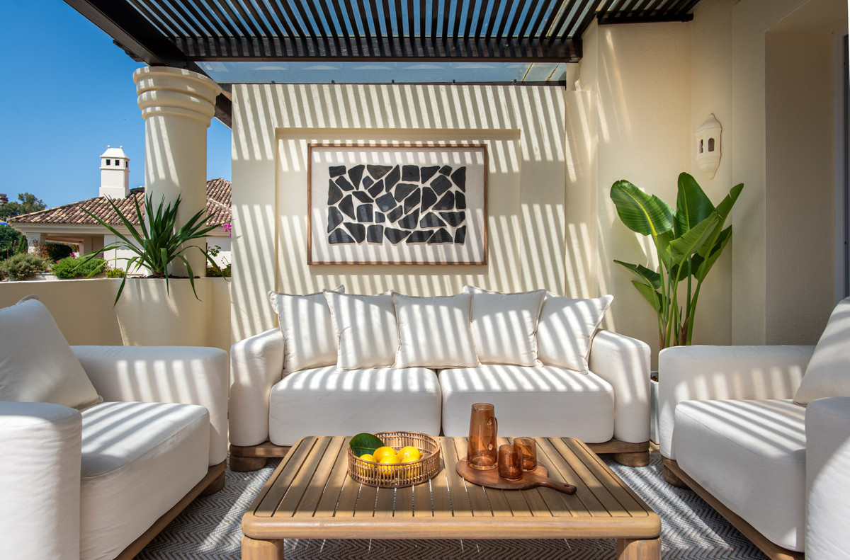 Apartment for sale in Nueva Andalucía | 3 bedrooms H5132776
