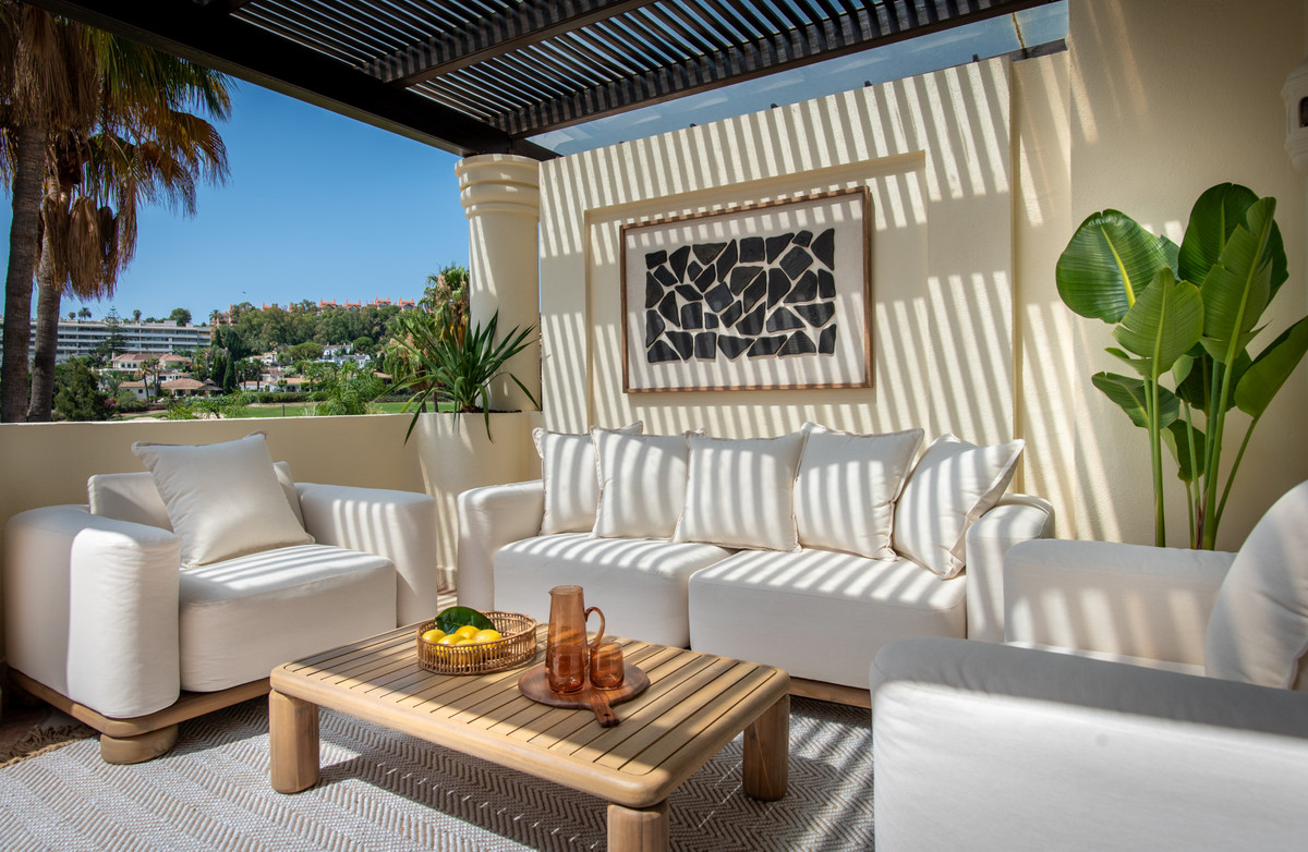 Apartment for sale in Nueva Andalucía | 3 bedrooms H5132776