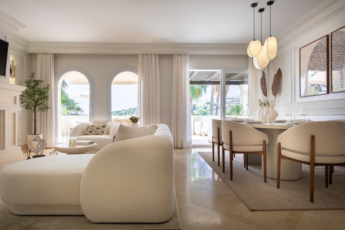 Apartment for sale in Nueva Andalucía | 3 bedrooms H5132776
