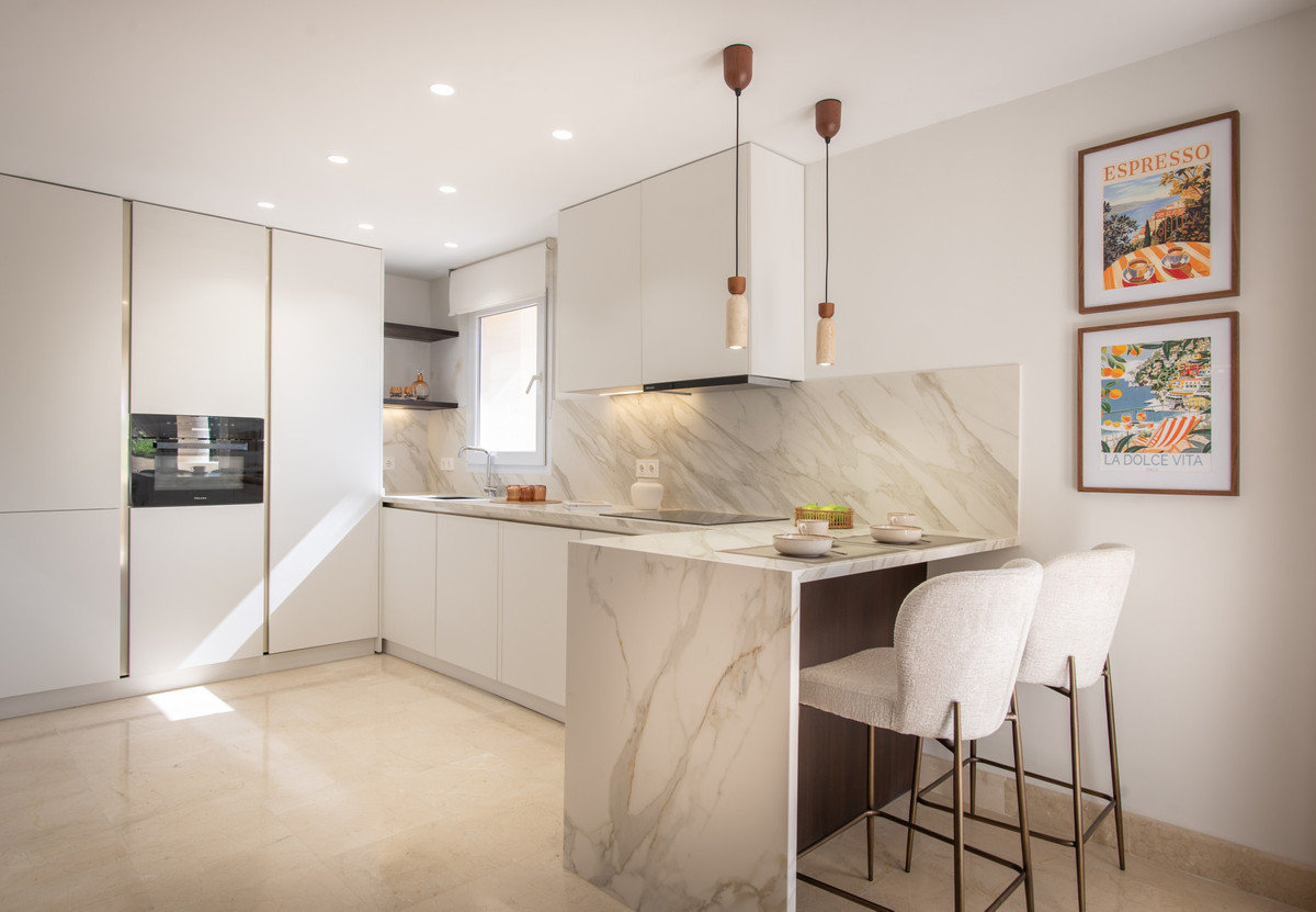 Apartment for sale in Nueva Andalucía | 3 bedrooms H5132776