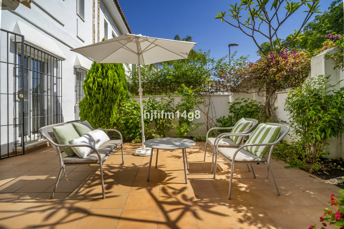 Appartement te koop in Nueva Andalucía | 2 slaapkamers H5133631