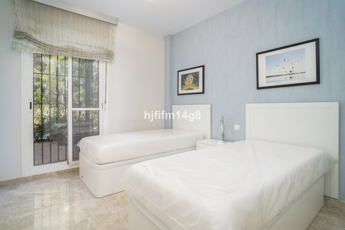 Appartement te koop in Nueva Andalucía | 2 slaapkamers H5133631