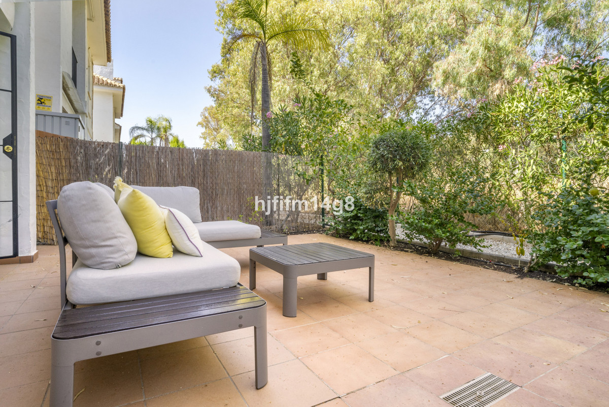Appartement te koop in Nueva Andalucía | 2 slaapkamers H5133631