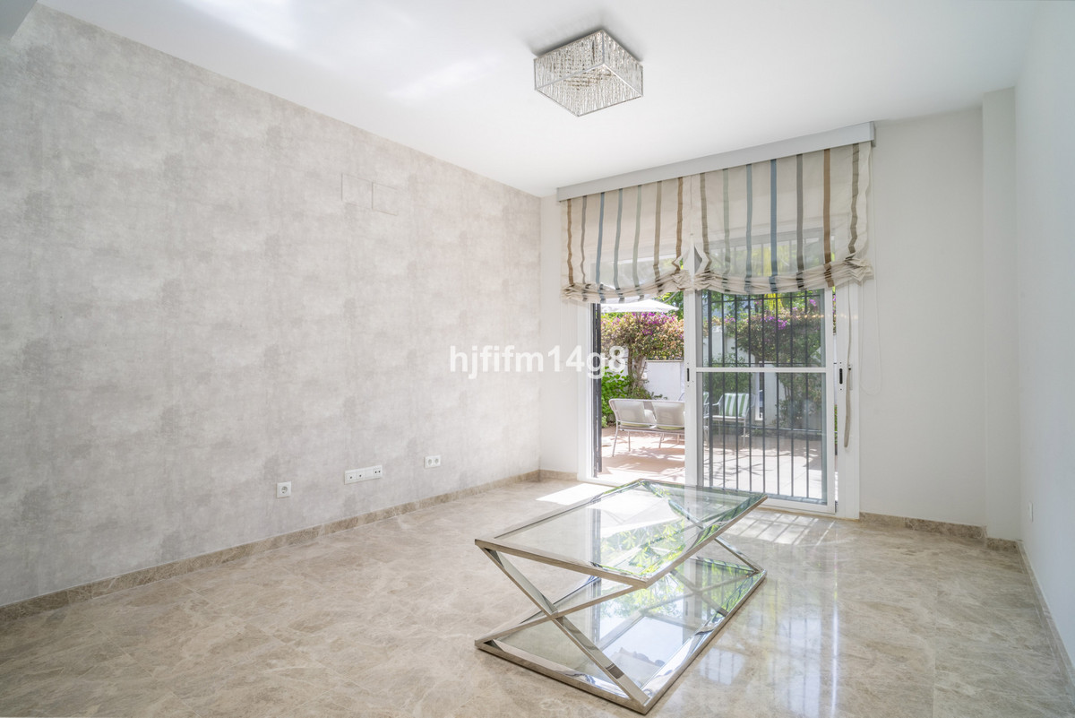 Appartement te koop in Nueva Andalucía | 2 slaapkamers H5133631