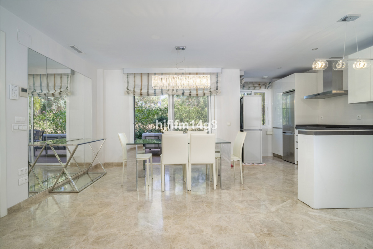 Appartement te koop in Nueva Andalucía | 2 slaapkamers H5133631