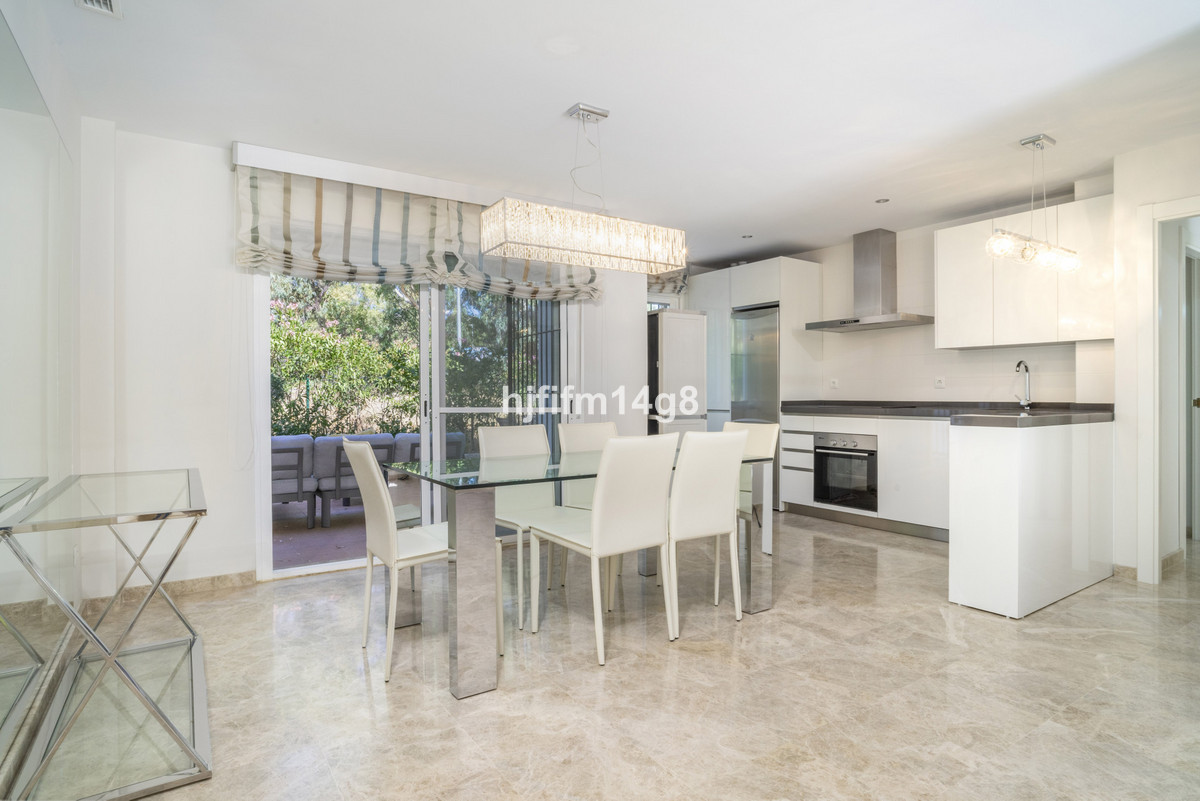 Appartement te koop in Nueva Andalucía | 2 slaapkamers H5133631