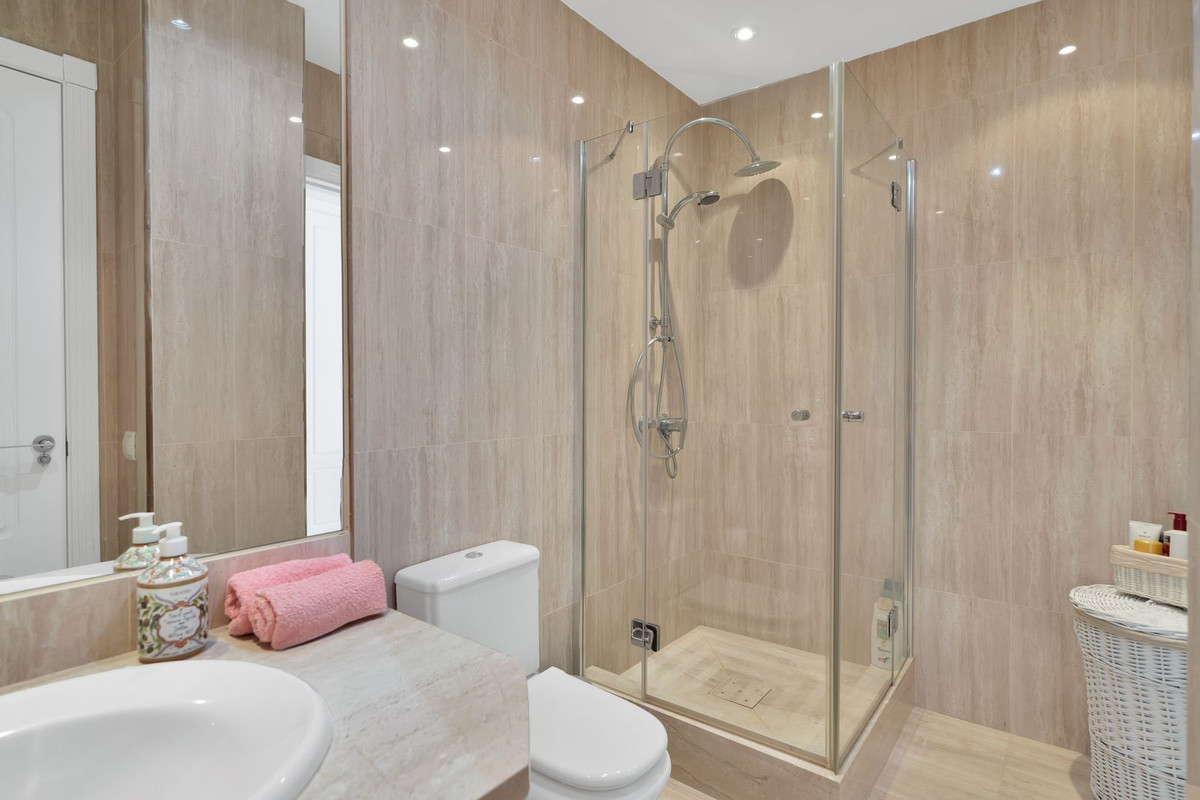 Penthouse for sale in Nueva Andalucía | 3 bedrooms H5134141