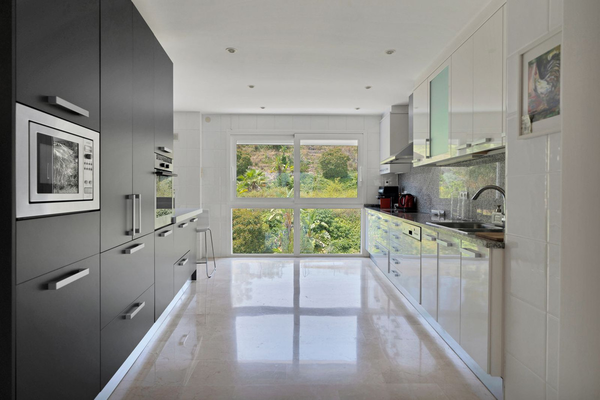 Penthouse for sale in Nueva Andalucía | 3 bedrooms H5134141