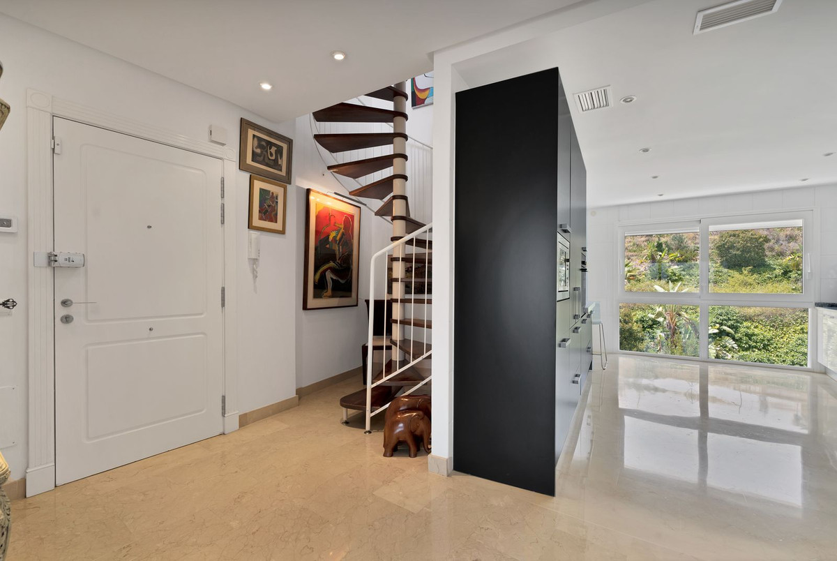 Penthouse for sale in Nueva Andalucía | 3 bedrooms H5134141